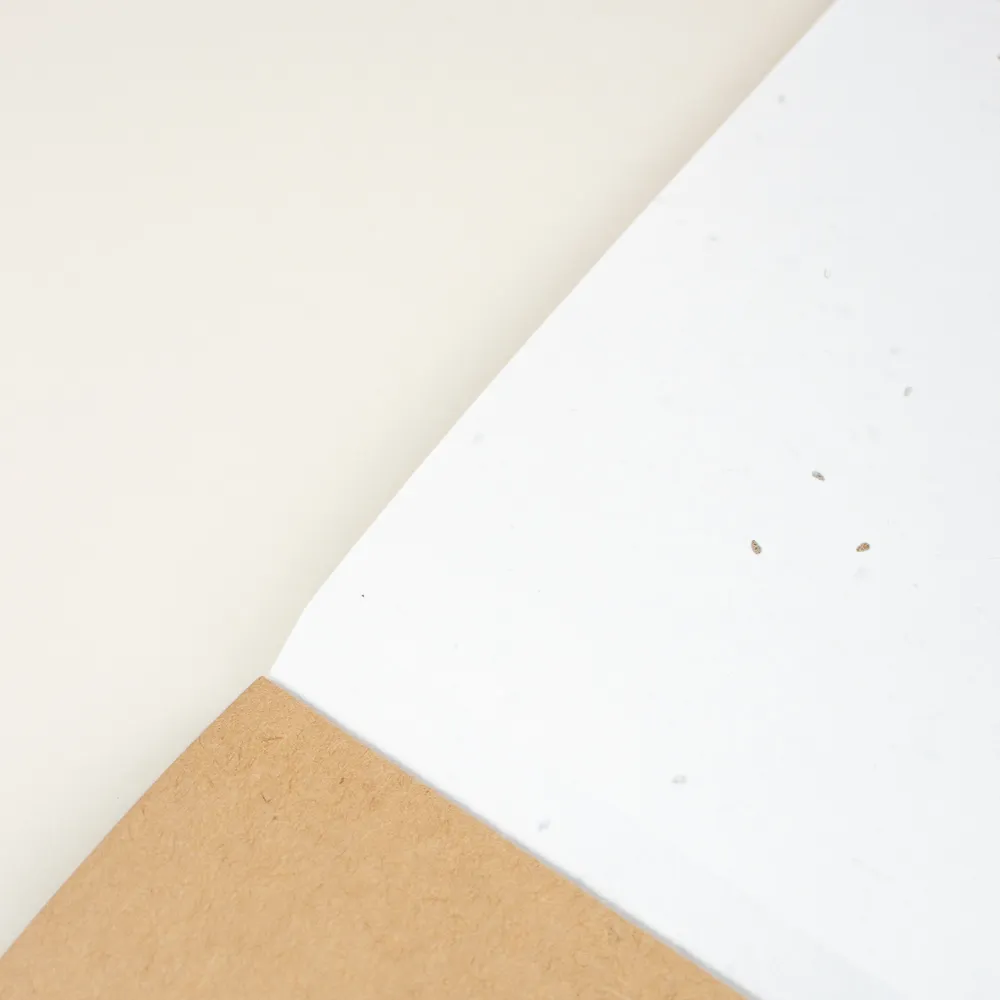 cuaderno con semillas tapa kraft