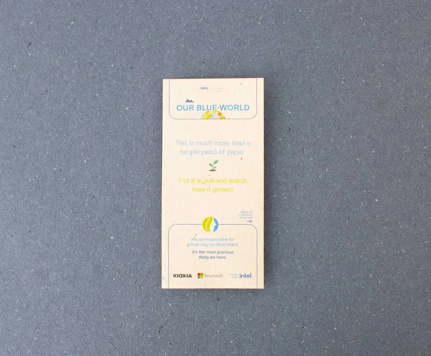 Dell tarjeta reciclada y plantable