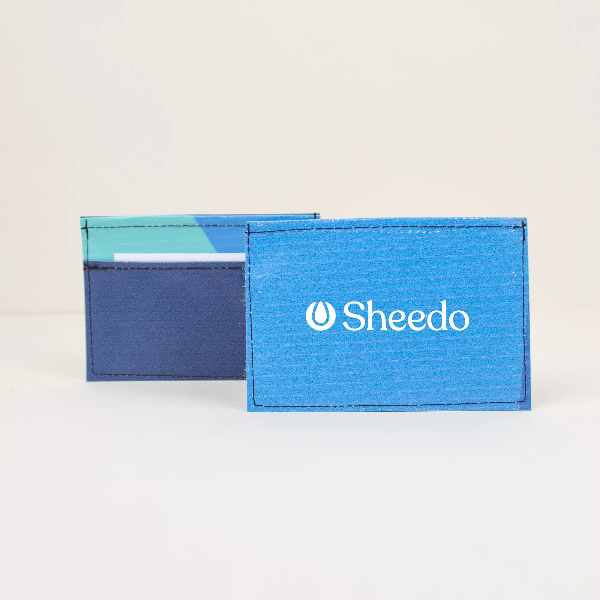 Tarjetero de lona reciclada