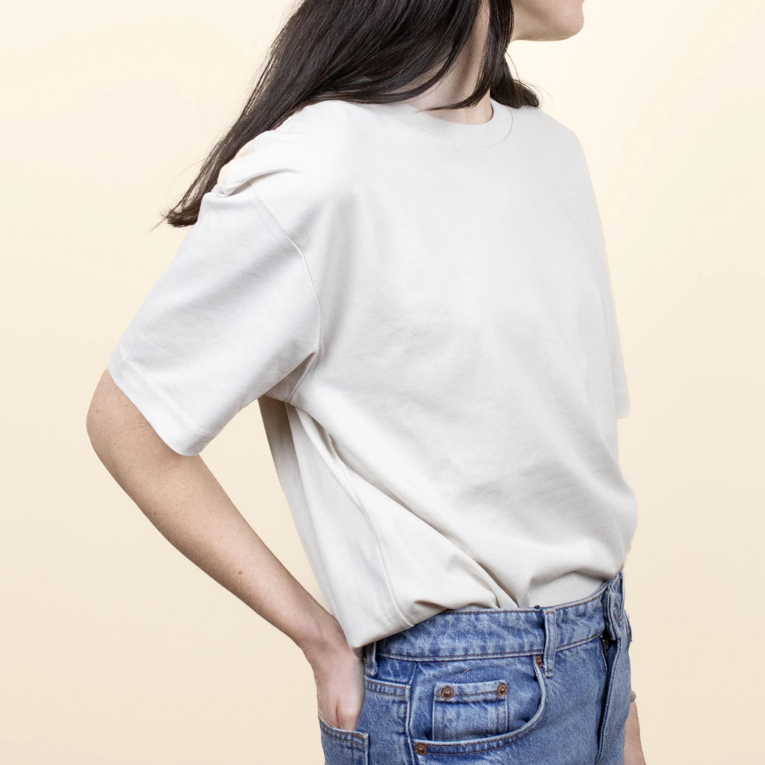 Camiseta Beige Lateral Chica