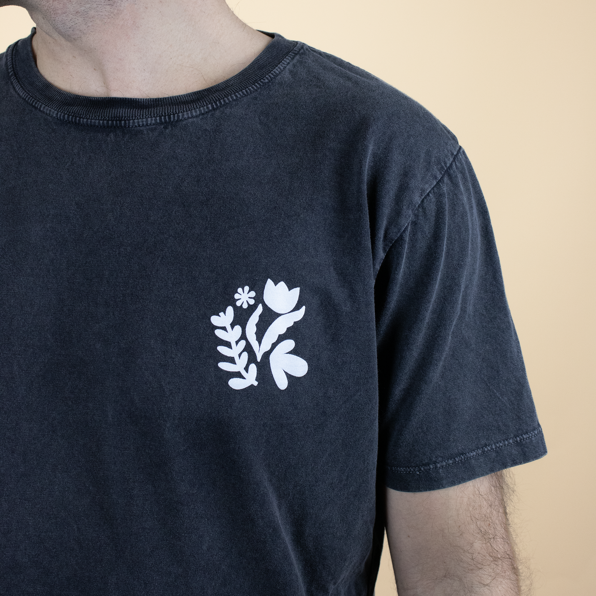 Cahier vert recyclé personnalisé avec texte blanc et crayon à papier