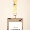 Lanyards rpet personalizados con acreditación fondo beige