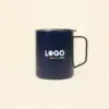 Vaso termico con asa azul con logo blanco fondo beige