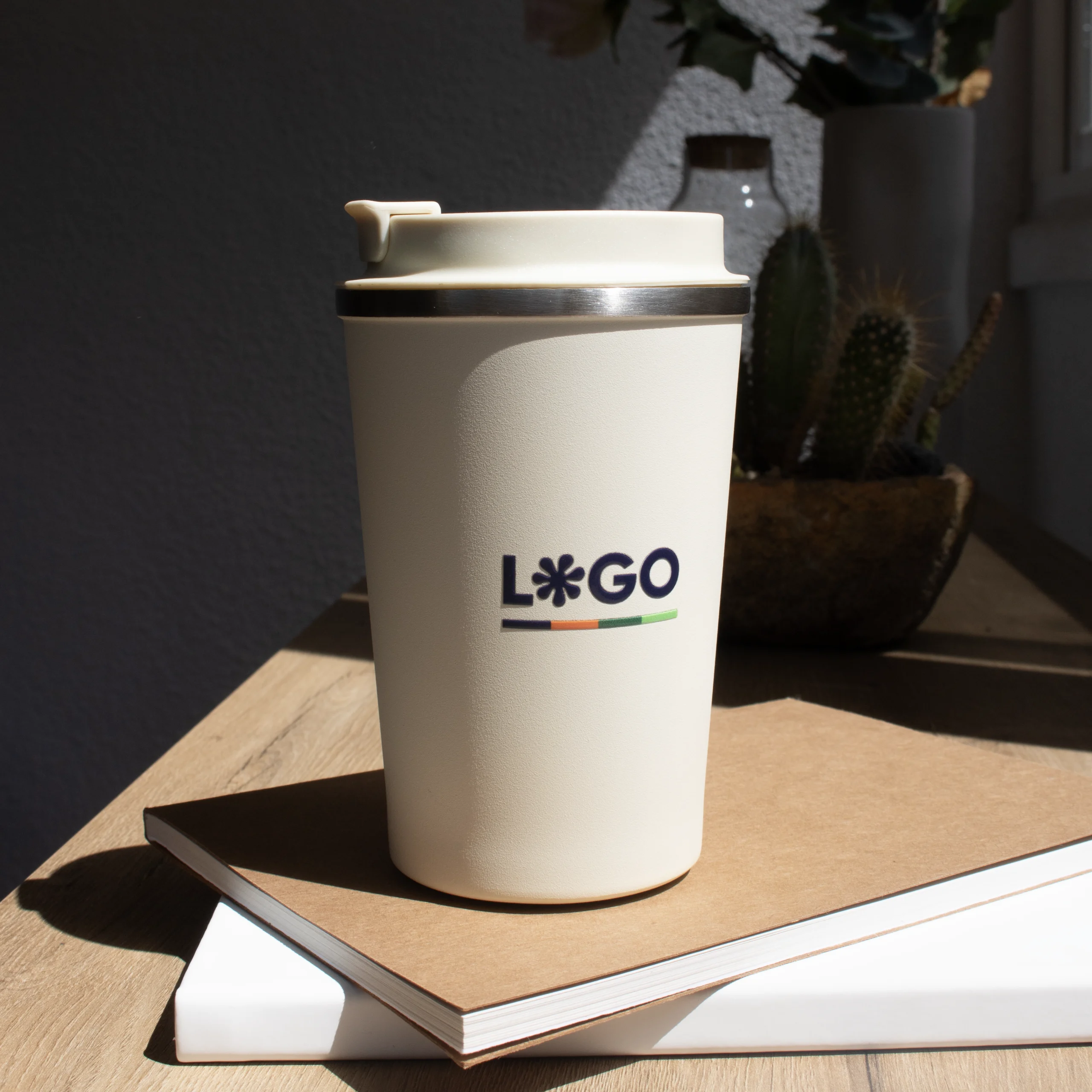 Taza térmica con tapa personalizada y cuadernos