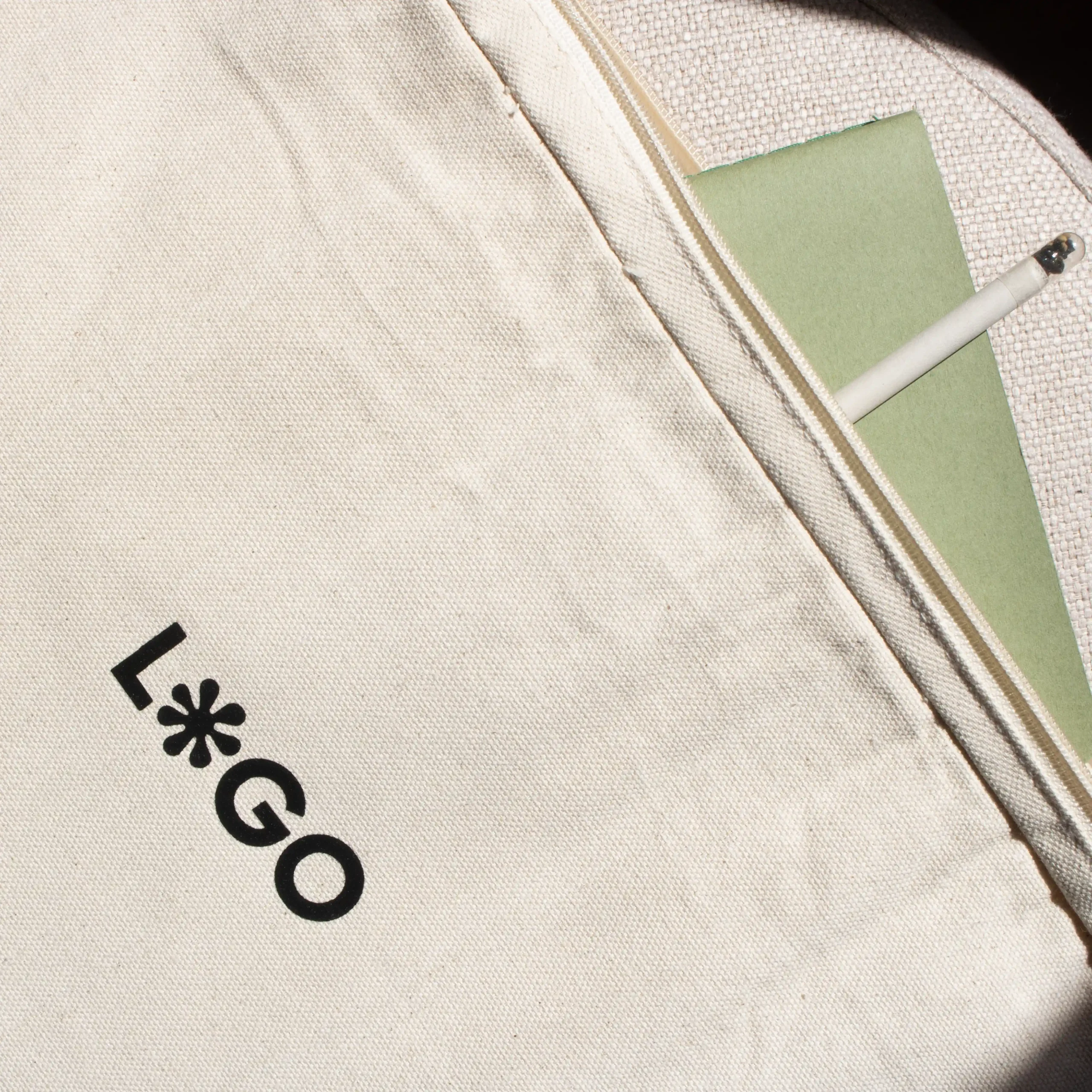 Funda portátil 15 pulgadas personalizada logo negro cuaderno verde lapicero blanco