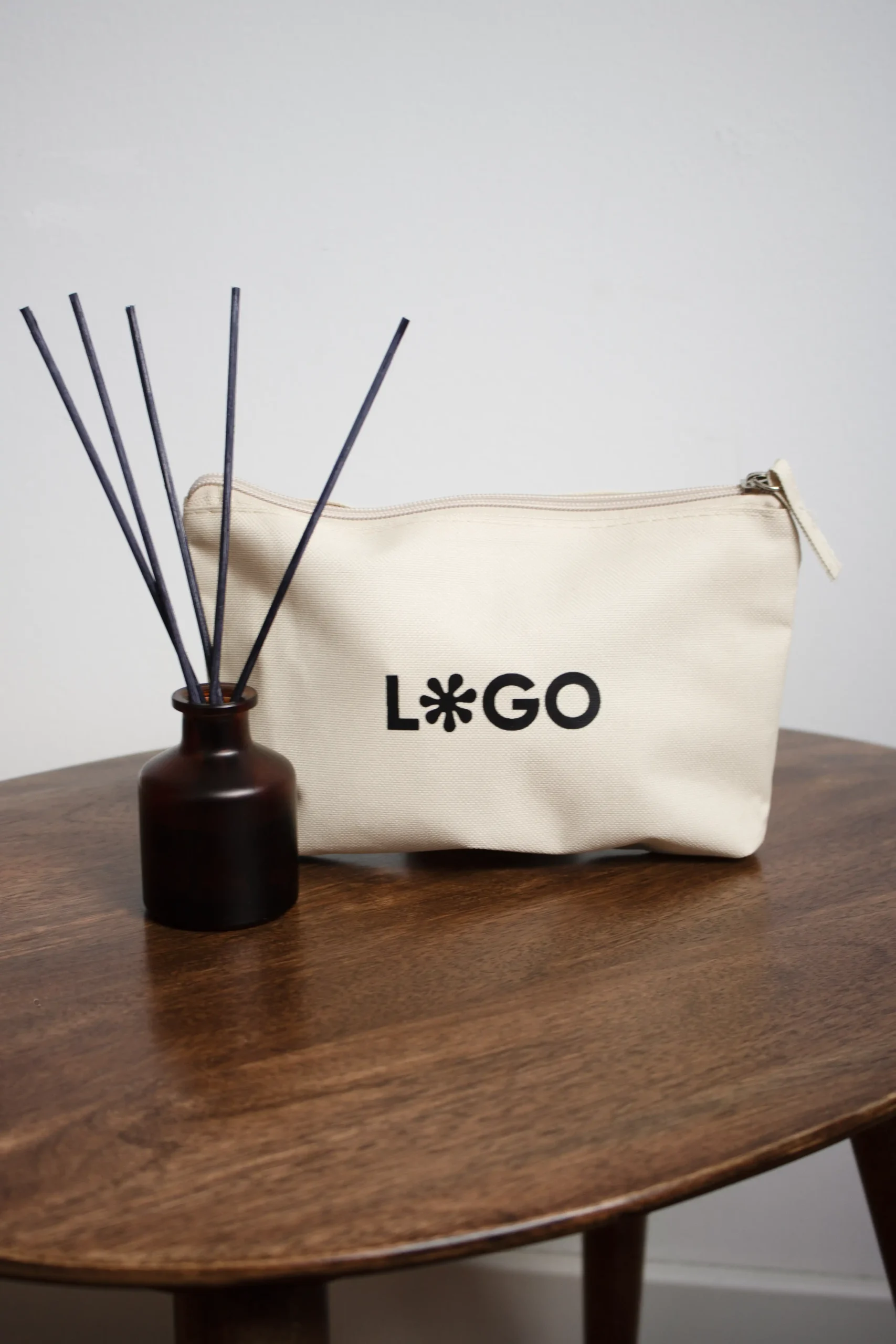 Ambientador mikado con neceser color natural personalizado con texto logo