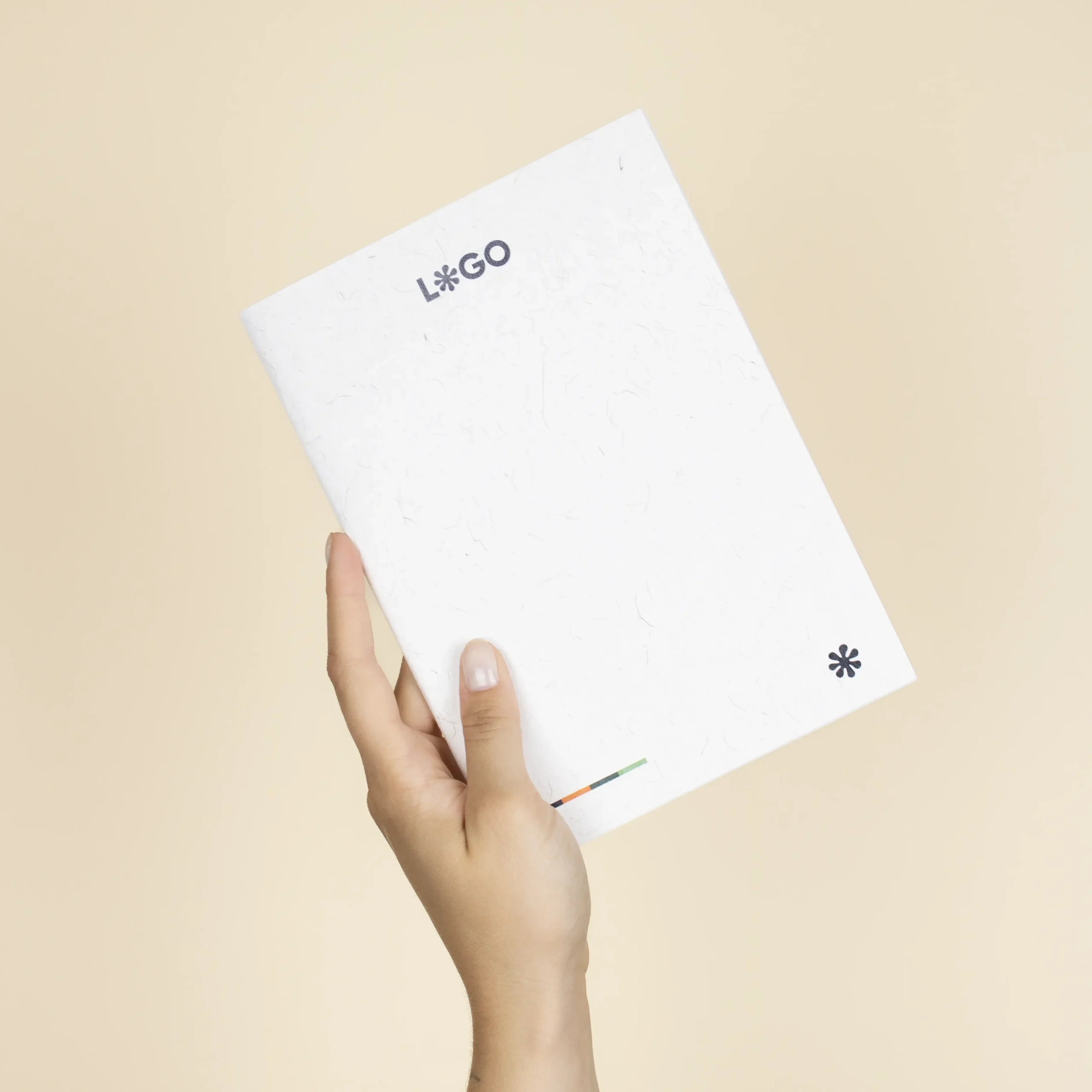 Cuaderno de grapa blanco portada personalizada fondo beige