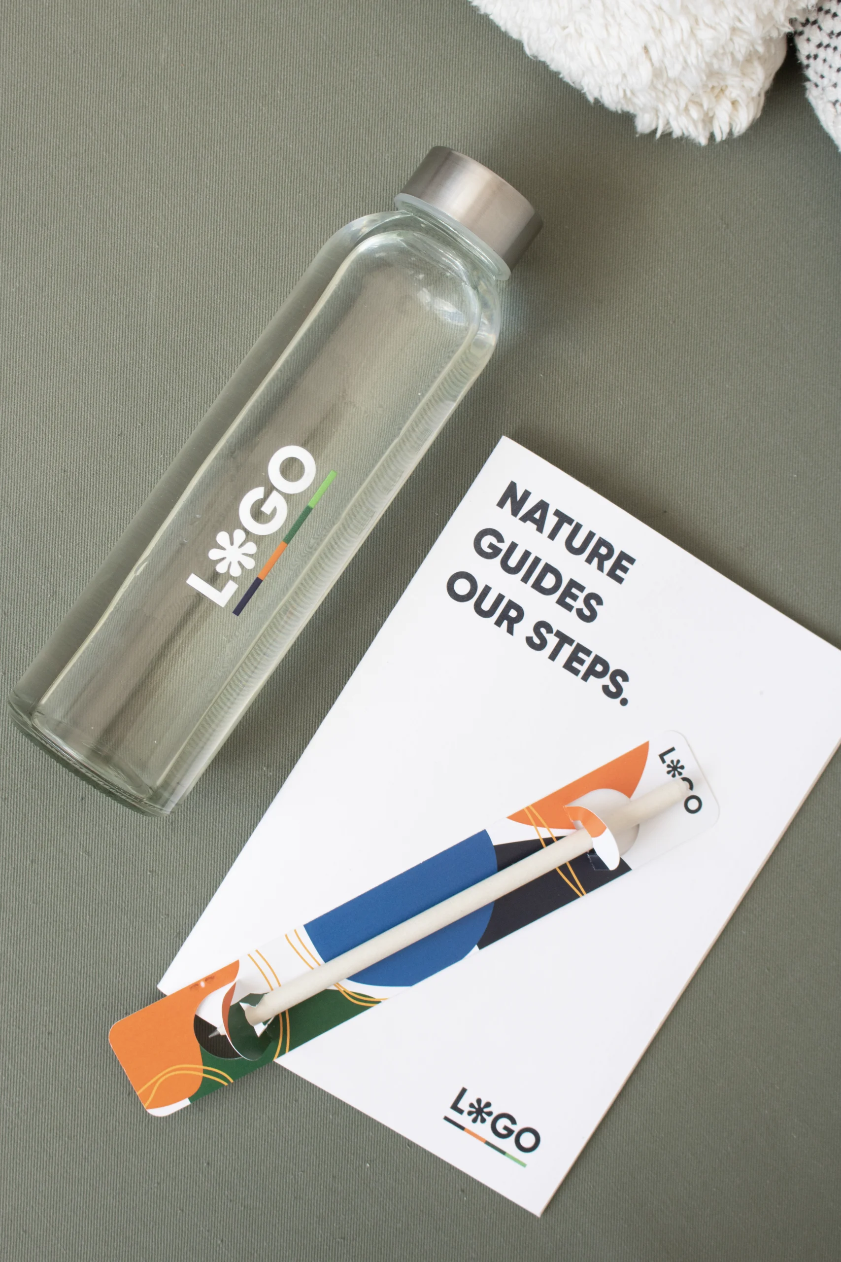 Botella de cristal personalizada con cuaderno y lápiz plantable