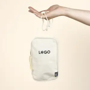 Riñonera portamóvil personalizada beige modelo mano