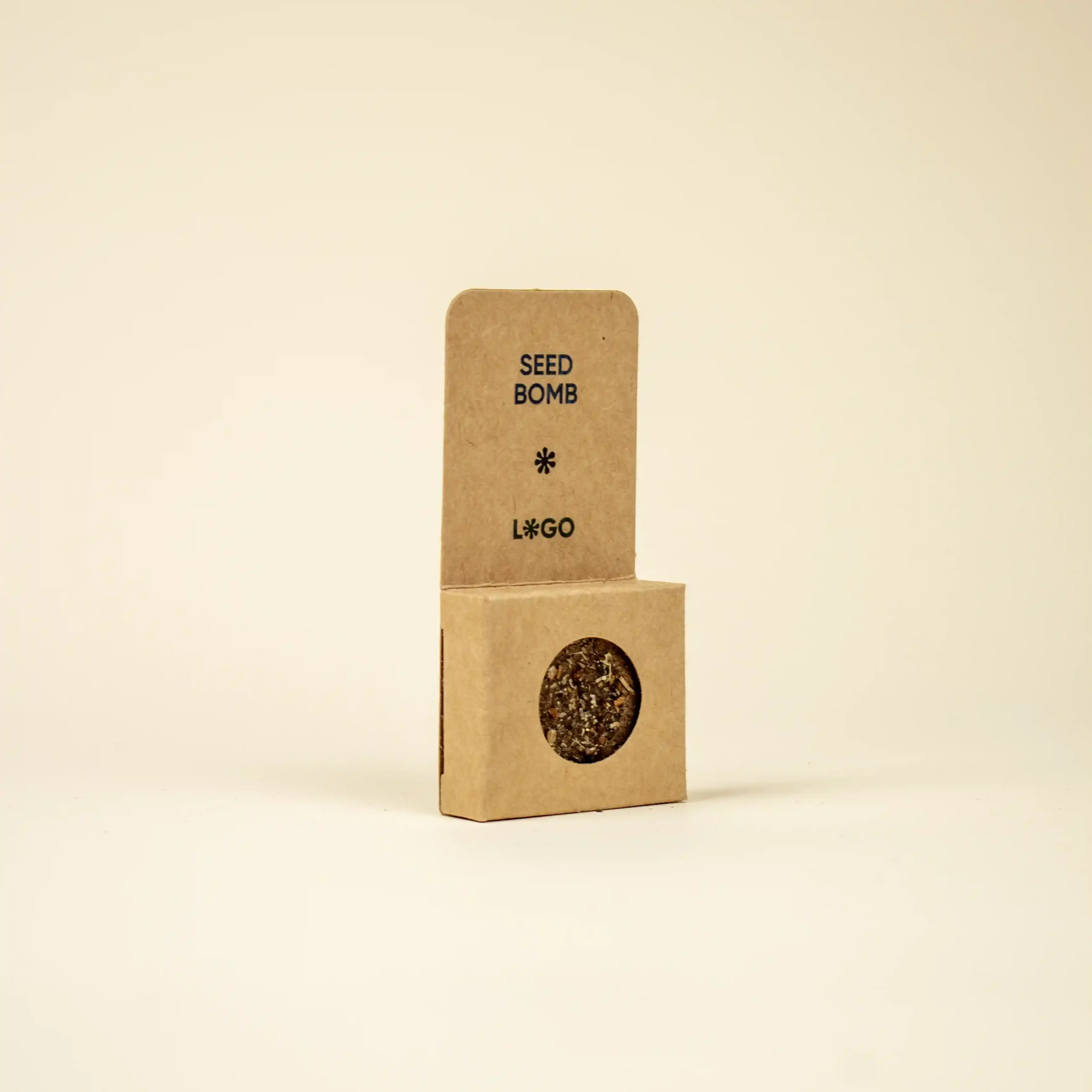 Bomba de semillas dentro de un packaging de cartón kraft personalizado