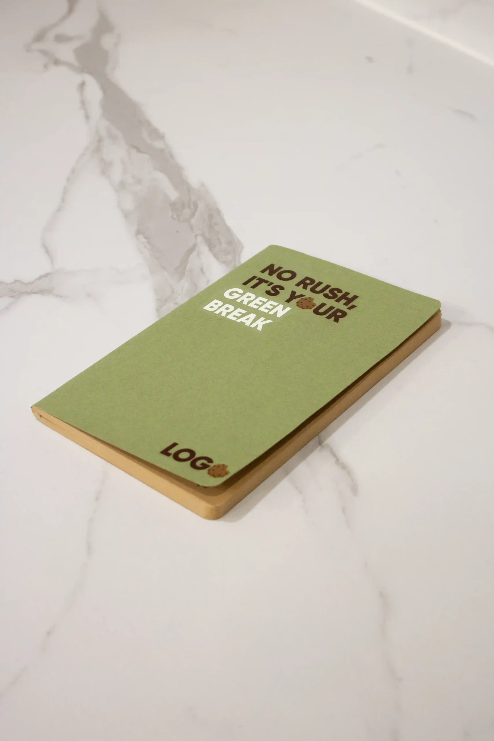 Cuaderno verde ecológico personalizado