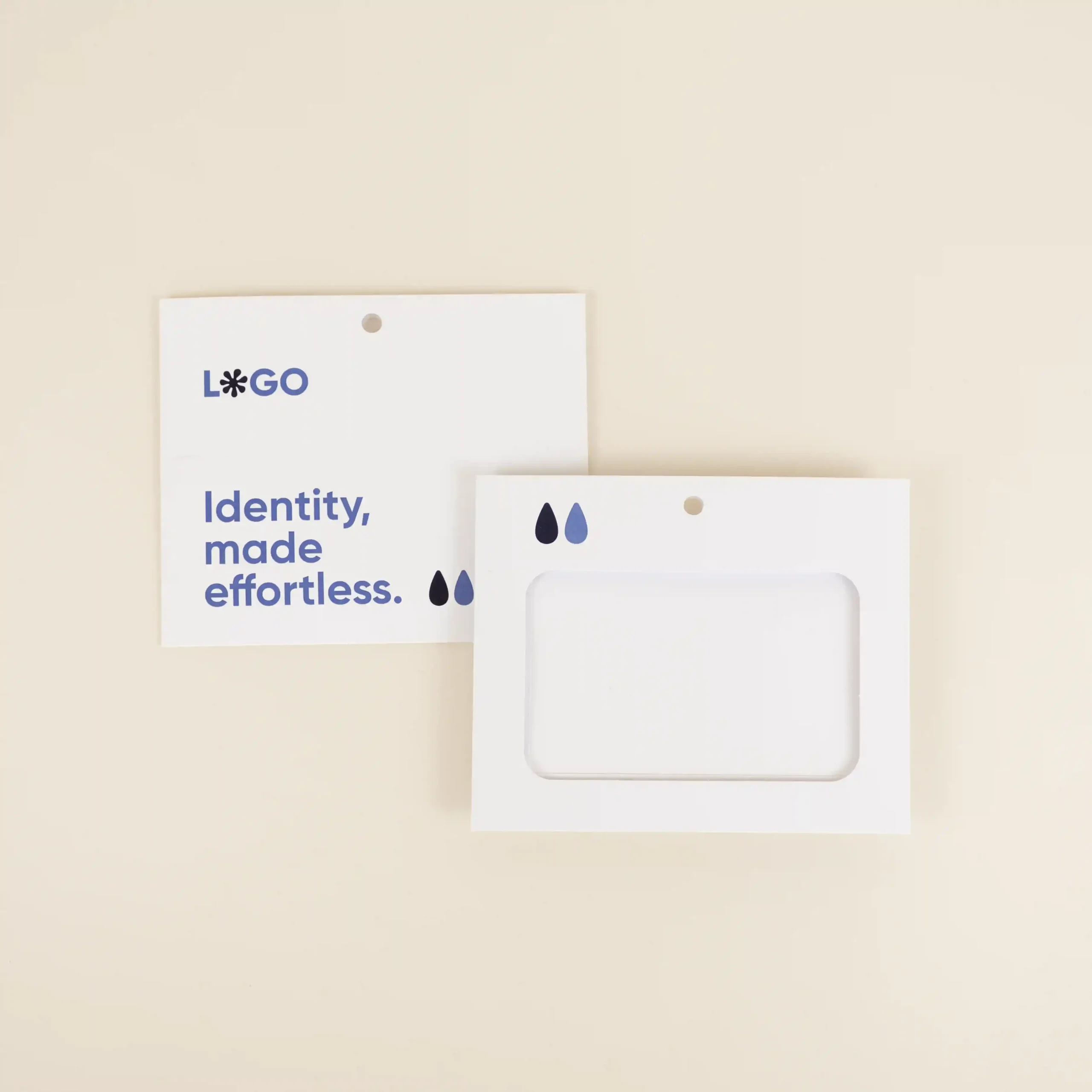 Dos fundas de acreditación de cartón blanco personalizada, parte delantera y trasera