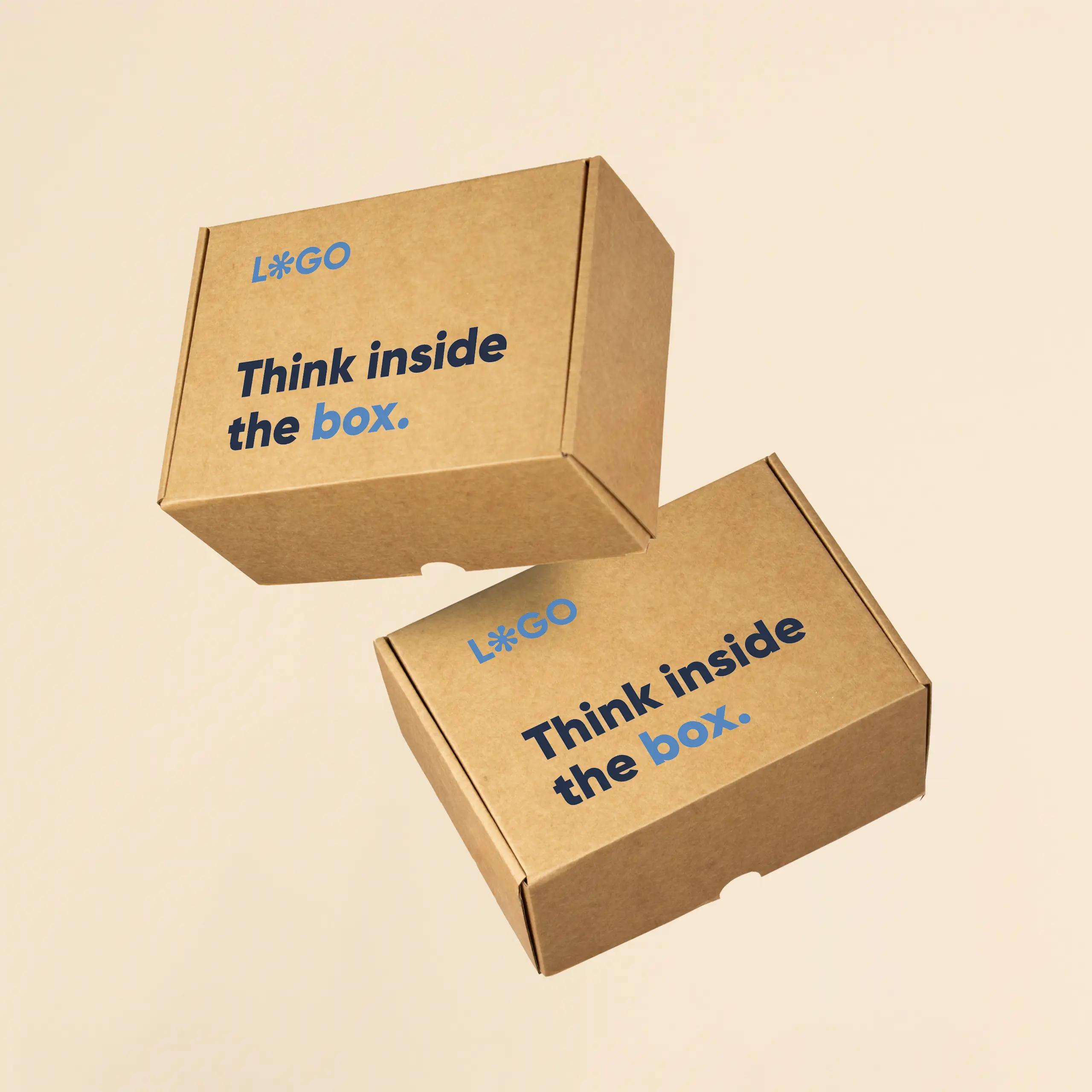 Dos cajas S personalizadas a todo color sobre fondo beige