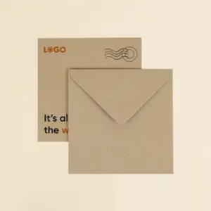 2 sobres kraft personalizados en formato cuadrado