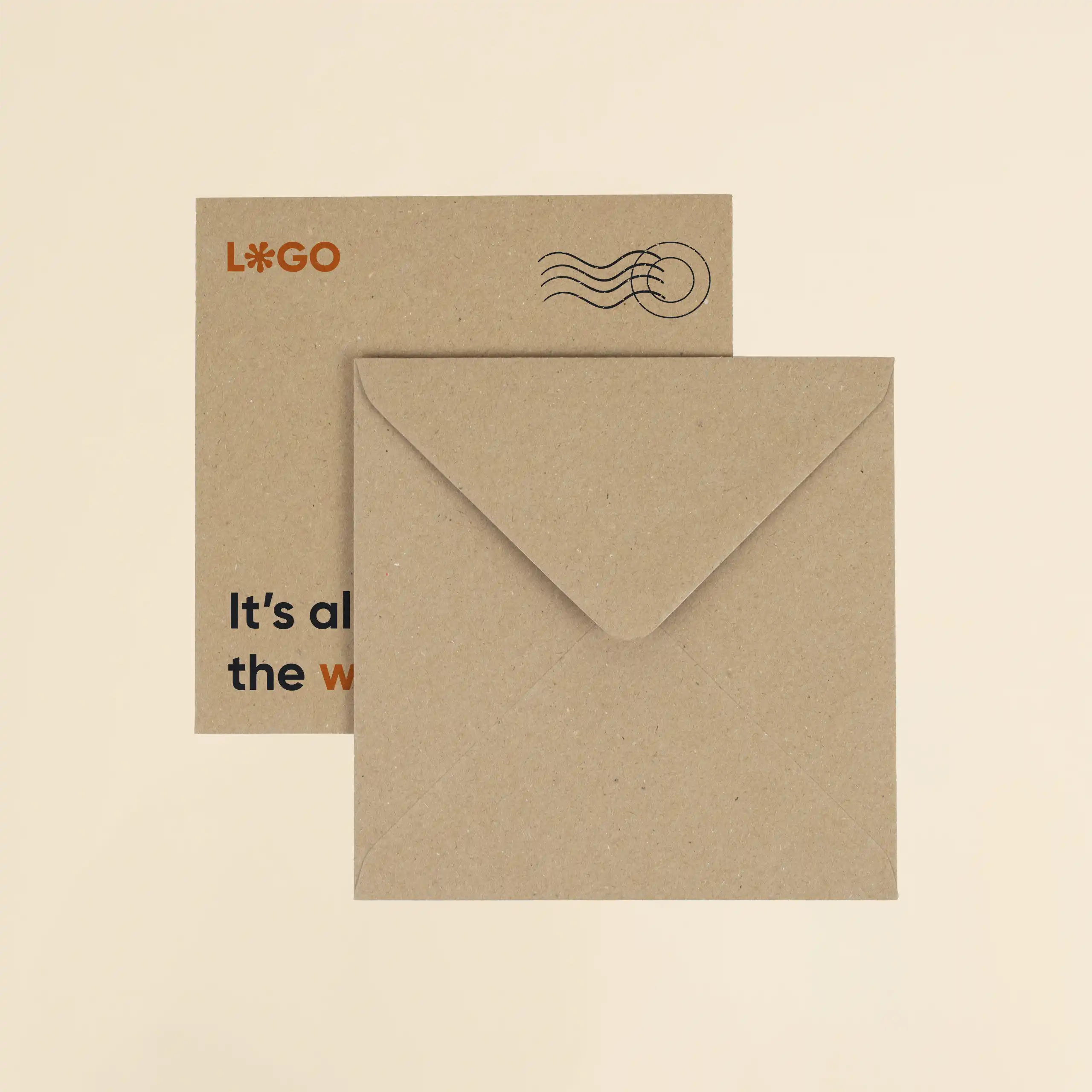 2 sobres kraft personalizados en formato cuadrado