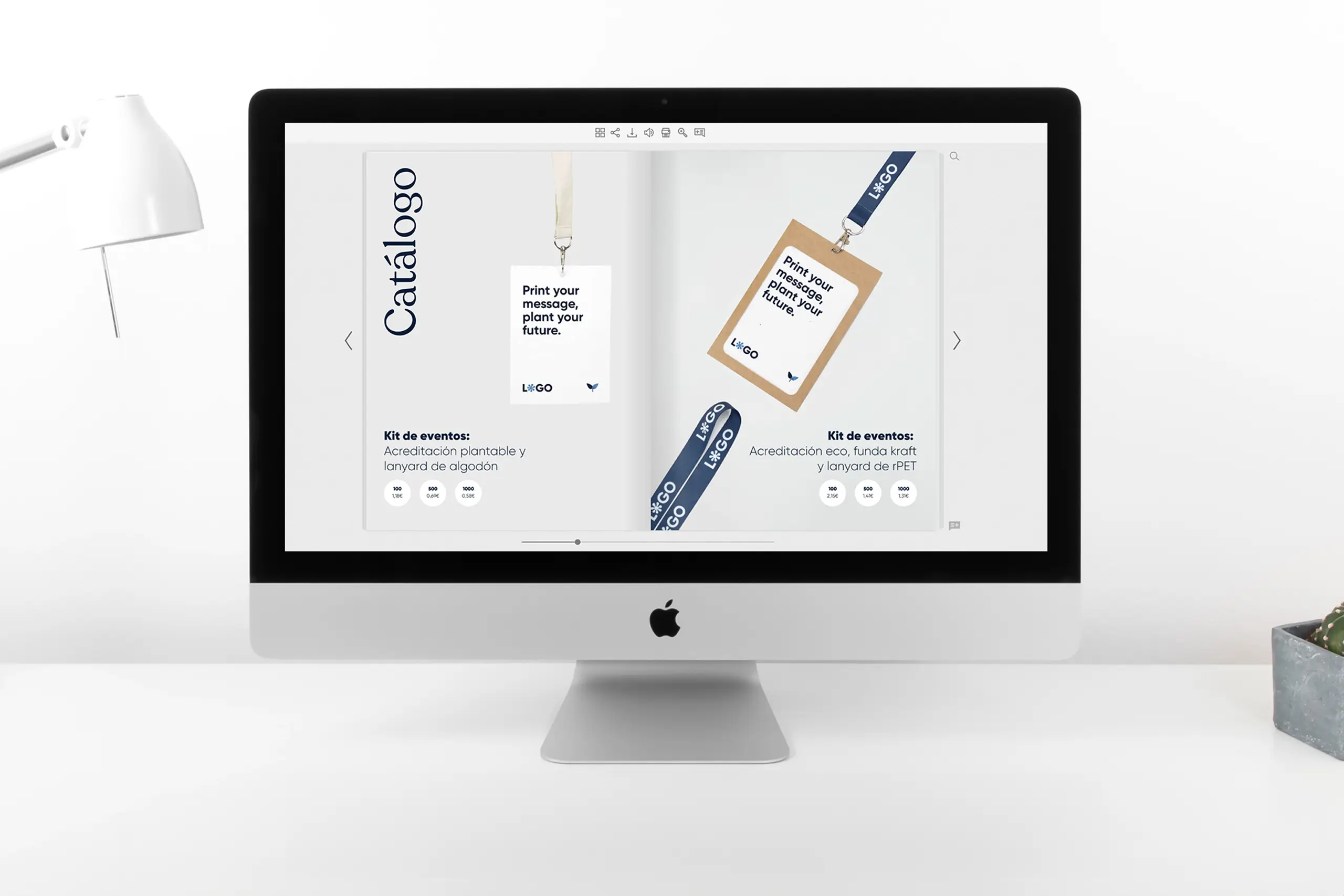 Ordenador mostrando la pantalla con un catálogo digital de regalos ecológicos para empresas